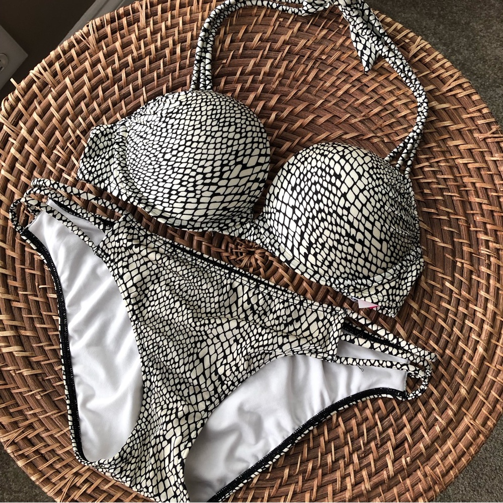 Victoria’s Secret Miraculous Bombshell Bikini